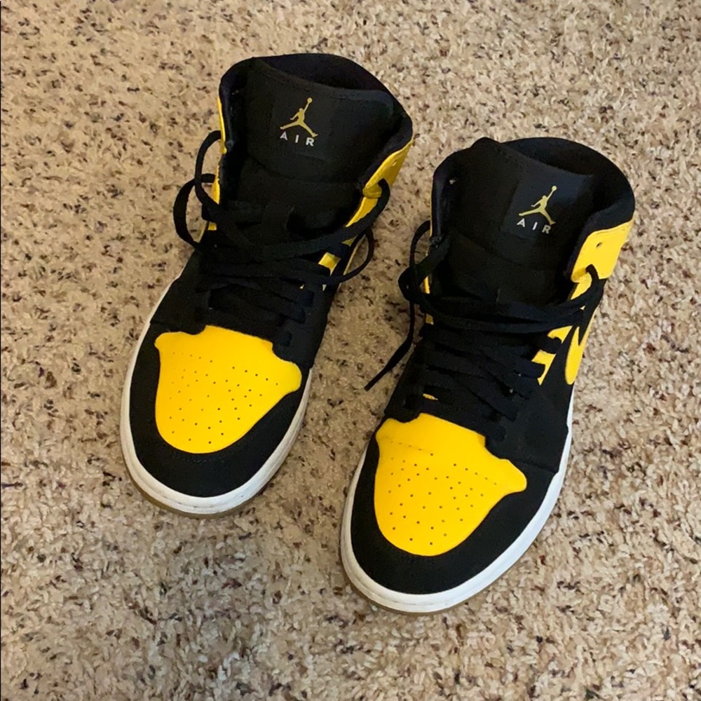 Jordan 1 Retro Mid New Love (2017)